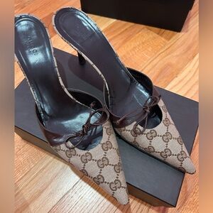Gucci pumps